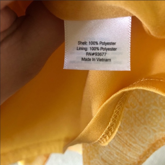 NWOT St.John’s Bay Yellow Patterned Blouse - Picture 5 of 6